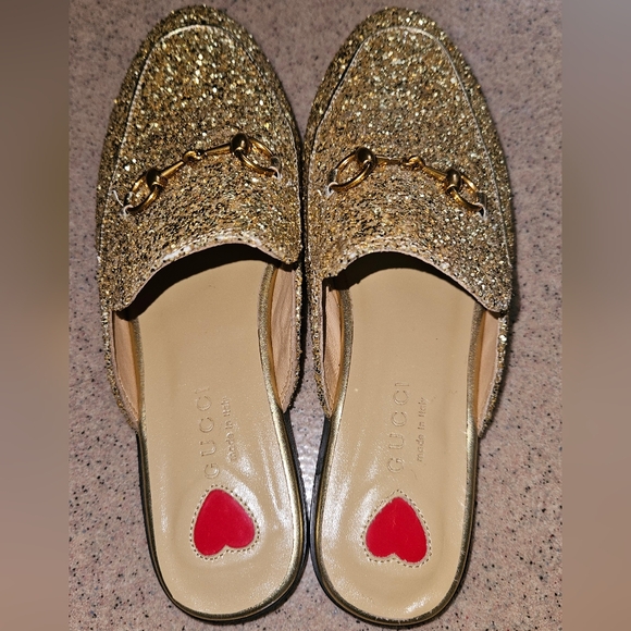 Designer Inspired Slip-on - Picture 3 of 7